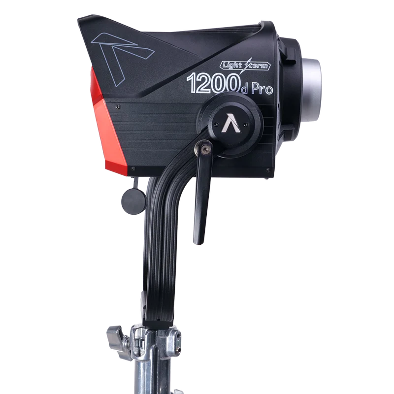 Aputure 1200d Pro